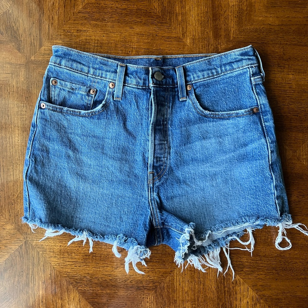 Levi’s 501 Denim Short - Picture 2 of 5